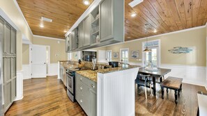 Frigorifero, microonde, forno, lavastoviglie