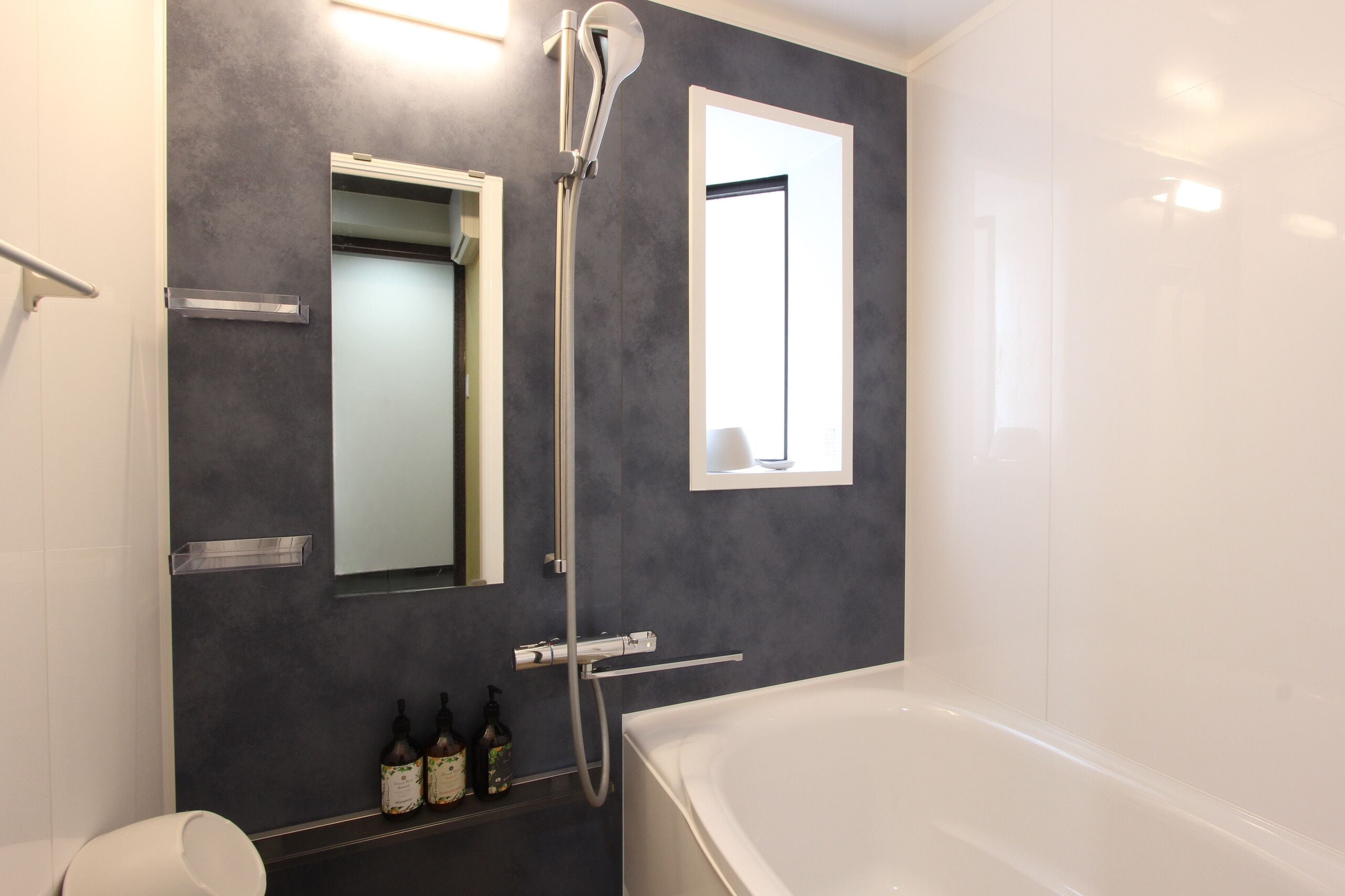 Comfort Apartment | Bathroom | Separate tub and shower, hair dryer, bidet, towels