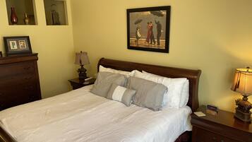 3 habitaciones, tabla de planchar con plancha, wifi y ropa de cama