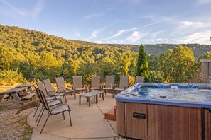 Tina de hidromasaje al aire libre