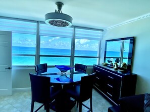 Deluxe Condo | In-room dining - Direct ocean front condo Miami Beach (Miami Beach)