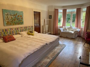 5 chambres, bureau, fer et planche à repasser, accès au Wi-Fi (inclus)