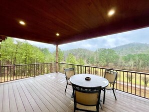 Cabin, 2 Bedrooms | Property grounds - Charming, pet friendly cabin, perfect for fishing, family, hiking and R&R! 2 Bedroom Cabin by RedAwning (Tellico Plains)
