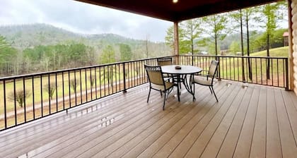 Charming, pet friendly cabin, perfect for fishing, family, hiking and R&R! 2 Bedroom Cabin by RedAwning
