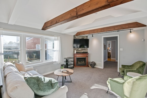 House, 3 Bedrooms | Living area