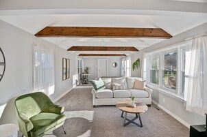 House, 3 Bedrooms | Living room