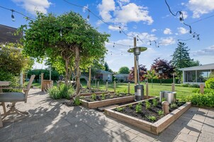 House, 3 Bedrooms | Property grounds