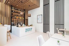 2 restaurants, breakfast, lunch served; local and international cuisine