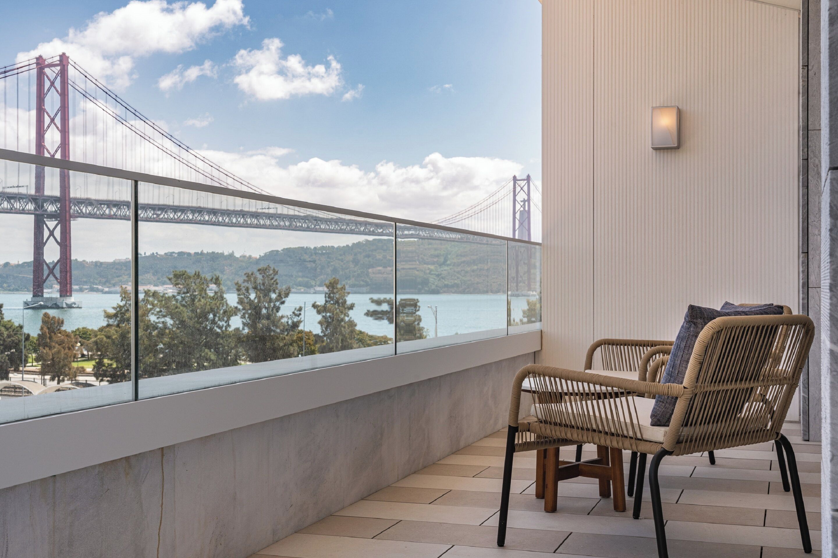 Deluxe Suite, 1 Queen Bed with Sofa bed (Bridge View) | Balcony