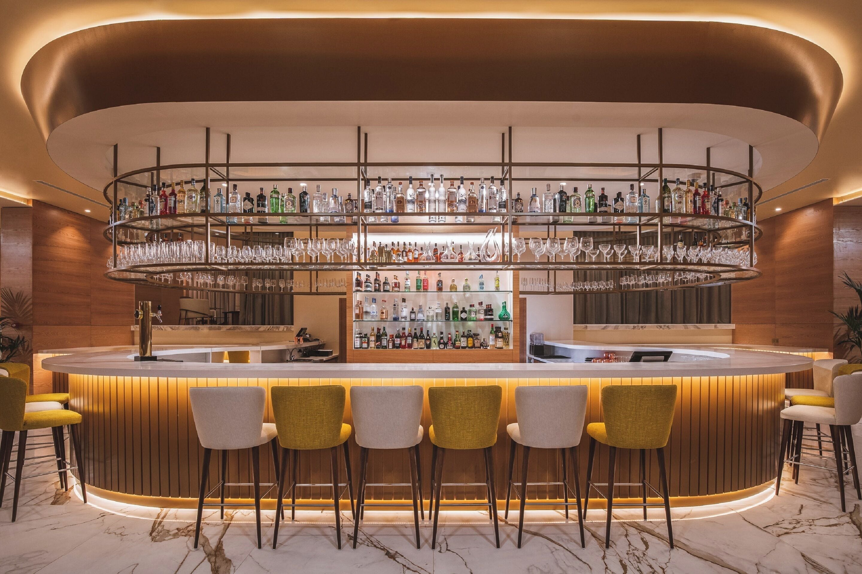 2 restaurants; ze serveren er ontbijt, lunch, diner en brunch 