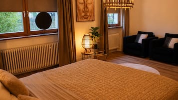 7 bedrooms, desk, travel crib, free WiFi