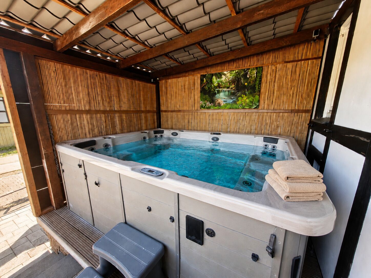 Bañera de hidromasaje exterior