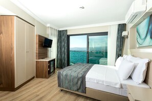 Egyptian cotton sheets, premium bedding, minibar, in-room safe - Gulluk Yali Boutique Hotel (Milas)