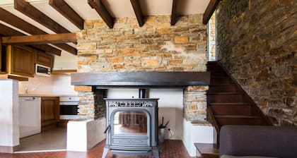 Traditional 4/6 person gîte in the Cevennes with swimming pool