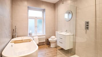 Cottage | Bathroom