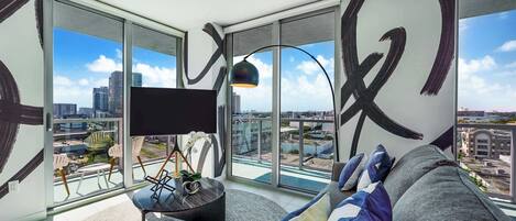 Taulutelevisio, työhuone