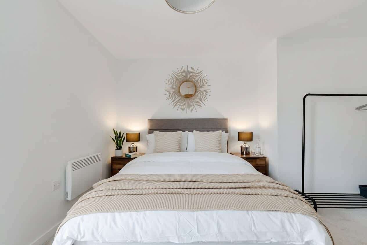1 habitación, tabla de planchar con plancha, wifi y ropa de cama 