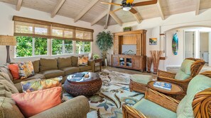 TV, books, offices - Kilohana At Poipu By Parrish Kauai - Private Pool with AC - Great for the Family (Koloa)