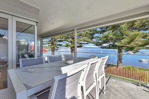 Outdoor dining - Reflections at Sunset Beach (Soldiers Point)