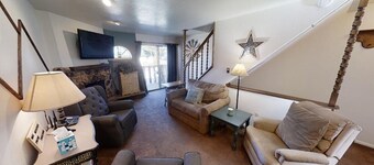 Mountain View 3 - In Town - New Property - Grill - FREE WiFi - Mountain Views -