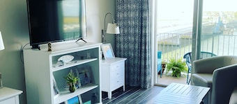 A pristine condo on the bay that comes with beautiful sunsets.