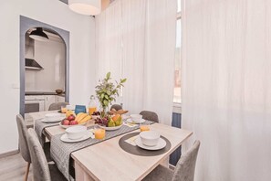 Dining - Sweett | Rocafort Principal 1 (Barcelona)