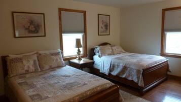 7 bedrooms, desk, iron/ironing board, free WiFi