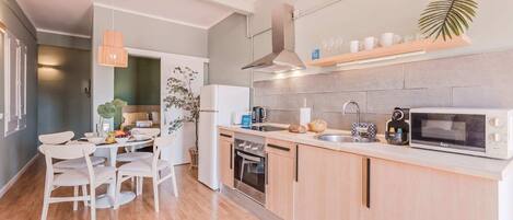Fridge, microwave, oven, stovetop