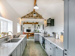 Fridge, dishwasher, electric kettle, toaster - The Piggery (Keighley)