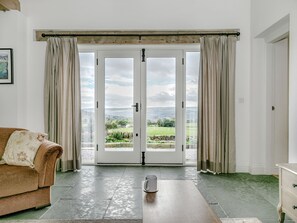 1 bedroom, individually decorated, individually furnished, free WiFi - The Piggery (Keighley)