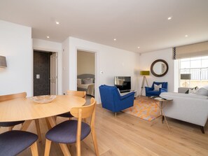 Interior - Quiet 1 bed central apartment with parking - Pass the Keys (Bath)