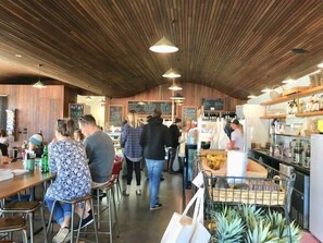 Dining - Sun-Filled Jan Juc with Ocean Views (Jan Juc)
