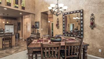 Studio (3 Bedrooms) | Fasilitas properti