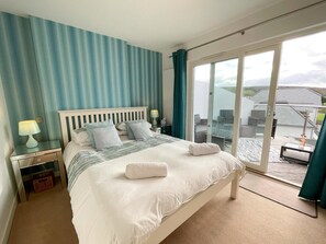 4 chambres, fer et planche à repasser, Wi-Fi gratuit, draps fournis