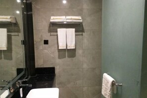 Bathroom - Tianyue Fengya Hotel (Fan County)