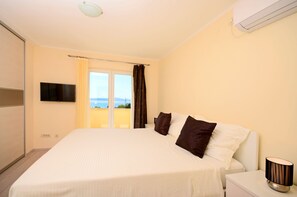 Villa | Safe på rommet, strykejern/-brett og wi-fi (inkludert)