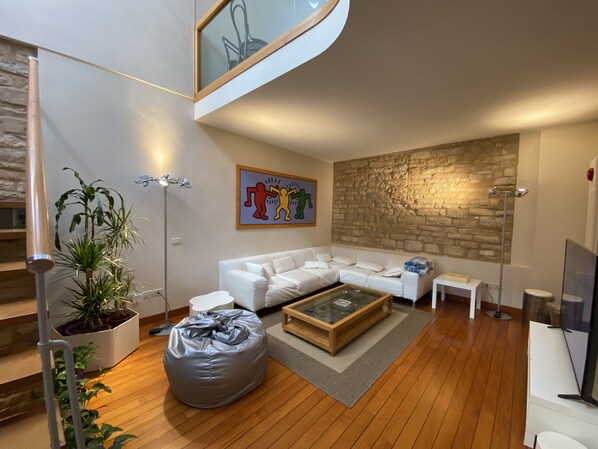 House, 1 King Bed with Sofa bed | Living room