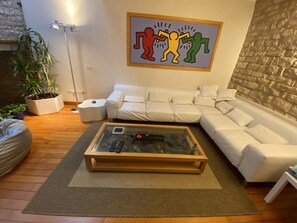 House, 1 King Bed with Sofa bed | Living room