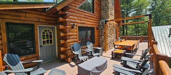Spacious 6bed/6bath Lakefront Cabin 5mins to Cable