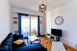 Télévision, chaîne hi-fi