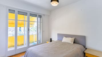 2 slaapkamers, een strijkplank/strijkijzer, gratis wifi, beddengoed