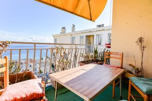 Outdoor dining - Le Béryl - Apt 2 chambres vue mer (Nice)