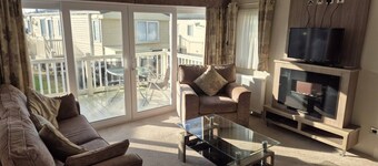 Grogu's Rest - 2 bedrooms with decking sleeps 6