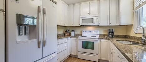 Fridge, microwave, oven, coffee/tea maker