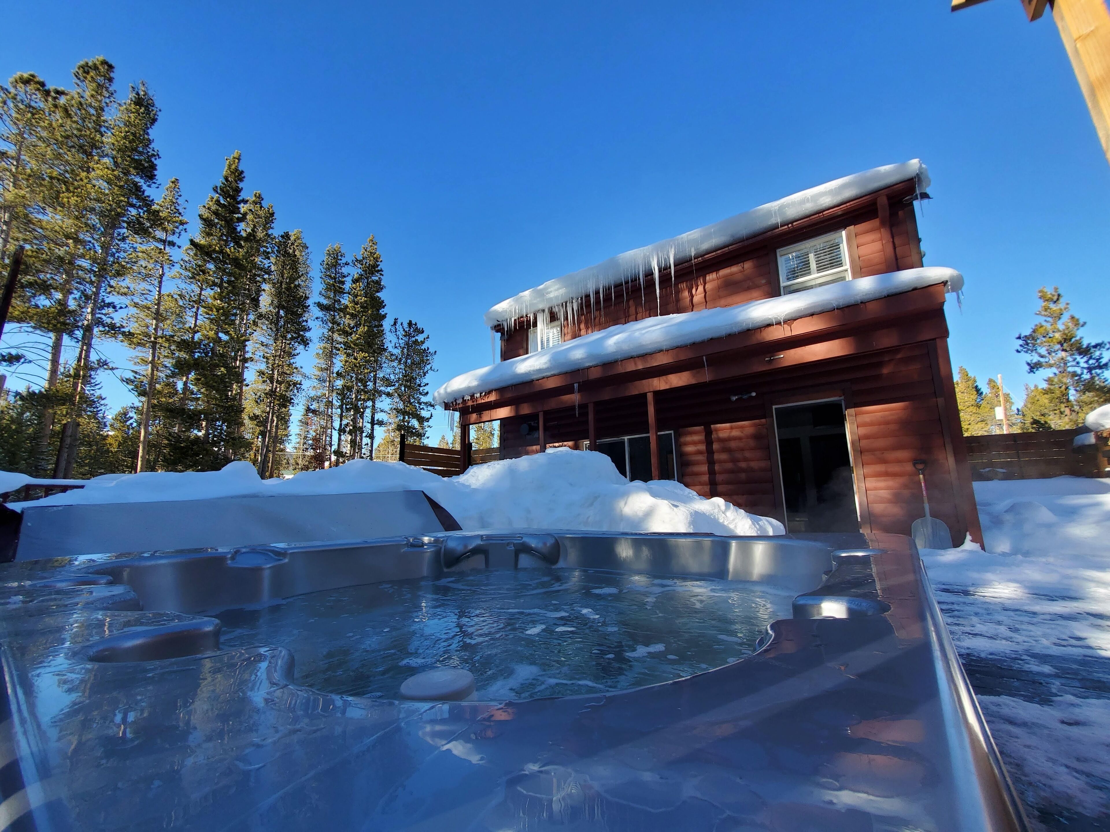 Edelweiss Mountain Home: Seclusion, woods, hot tub and wifi