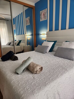 2 bedrooms, iron/ironing board, travel crib, free WiFi - LOW GROUND FLOOR in the FIRST LINE of Vera with private pool! (Vera)