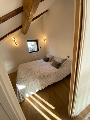 4 bedrooms, free WiFi