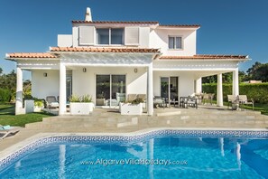 A heated pool - Silva (Albufeira)