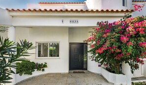 تفاصيل الفندق من الخارج