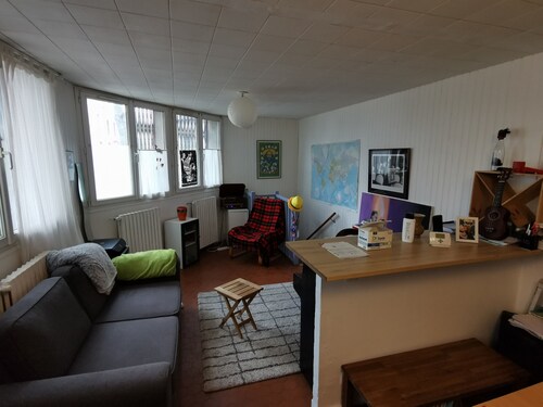 Appartement dans jolie maisonnette